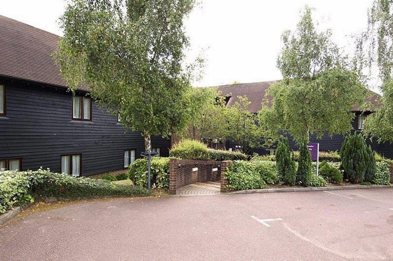 Premier Inn Tonbridge Exterior photo